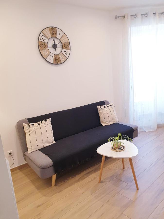Charmant Studio Avec Coin Nuit - Vieille Ville Climatise Menton Exteriör bild